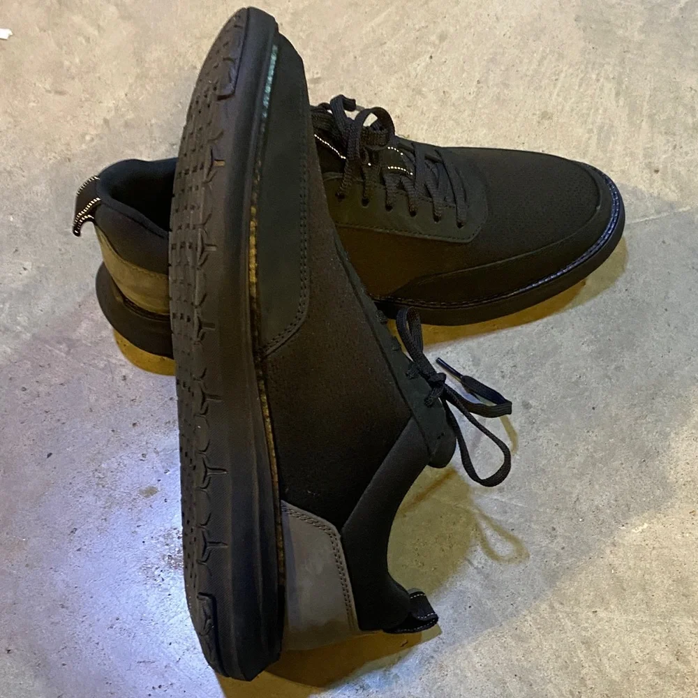 Colehaan Men’s Black Lightweight Tie Up Shoes Sz 9.5. NWOB C40306